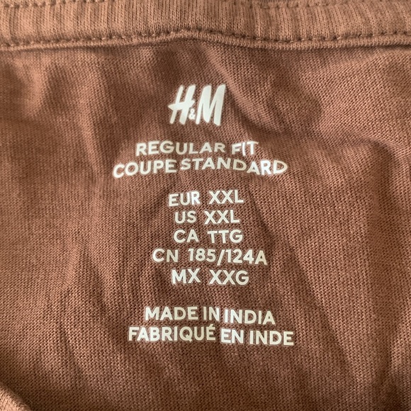 Tee 🤎 - Picture 2 of 4